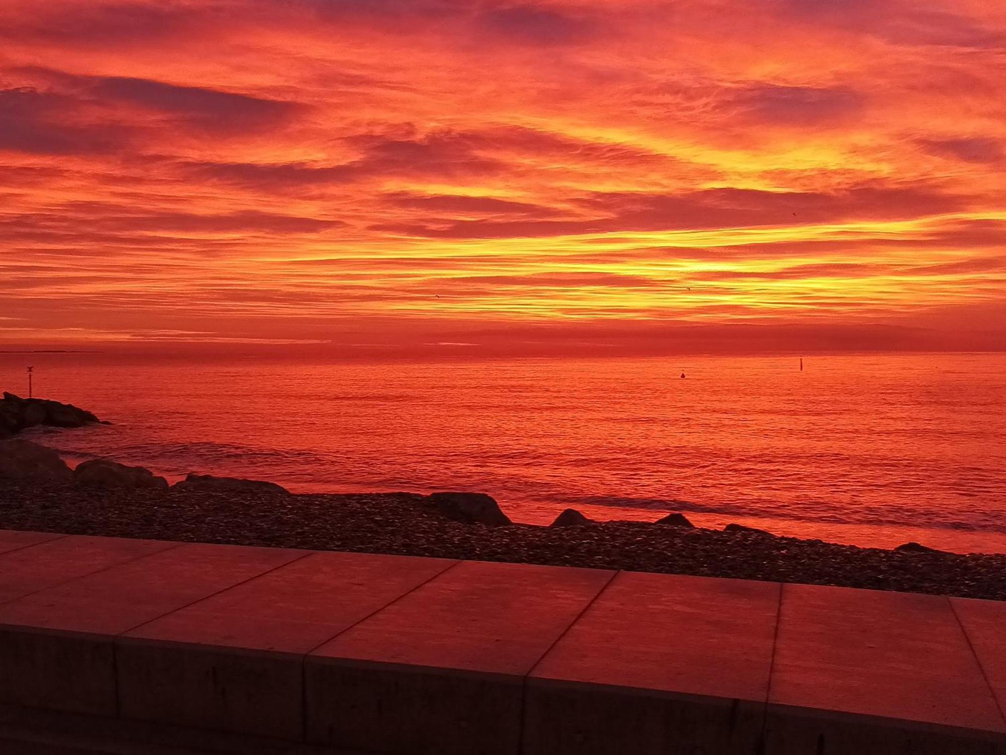 Bel Appartement Les Pieds Dans L'Eau Villeneuve-Loubet Εξωτερικό φωτογραφία